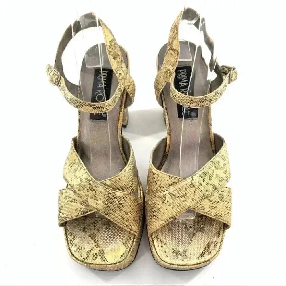 Prima Royale heels size 7 cream gray Python print chunky 60s 70s platforms